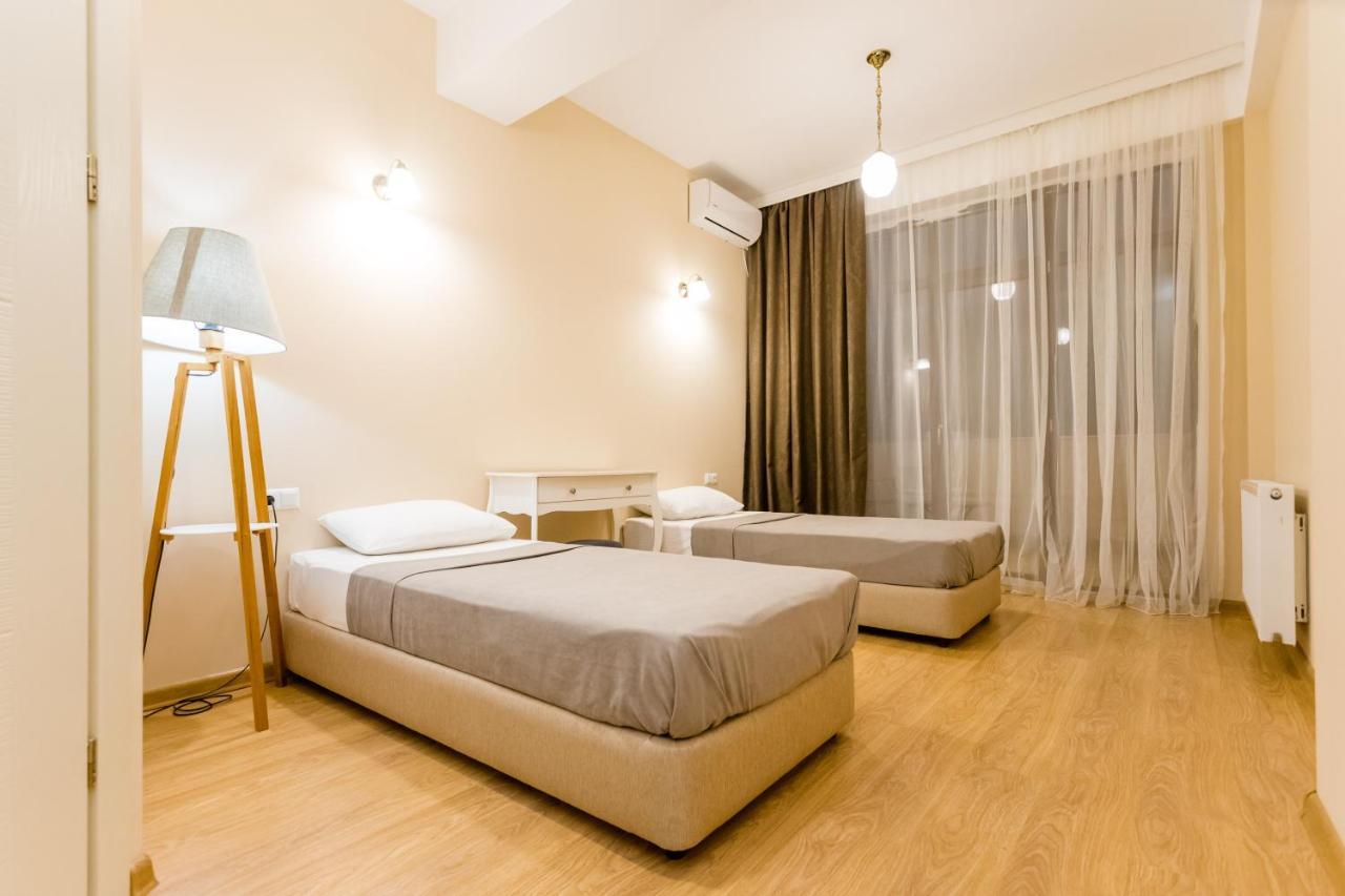 Central Comfort Place L 第比利斯 外观 照片